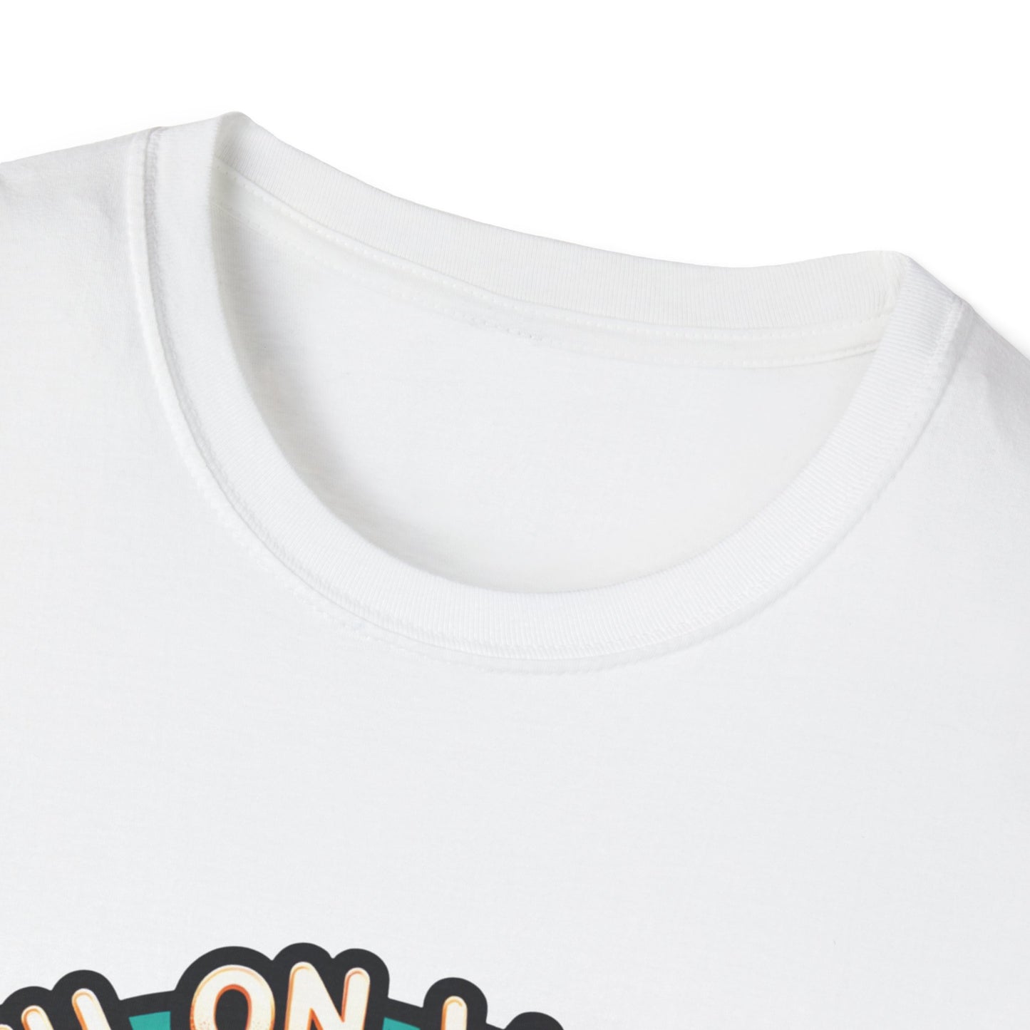 Faith on Wheels β Retro Roller-Skating Dog T-Shirt