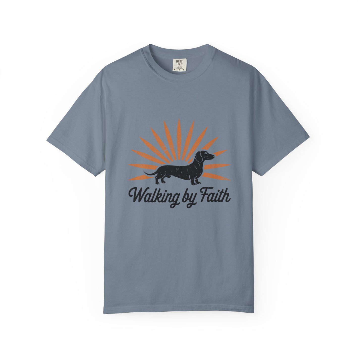 Dachshund Walking by Faith – Vintage Sunburst T-Shirt