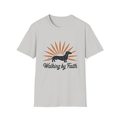 Dachshund Walking by Faith – Vintage Sunburst T-Shirt