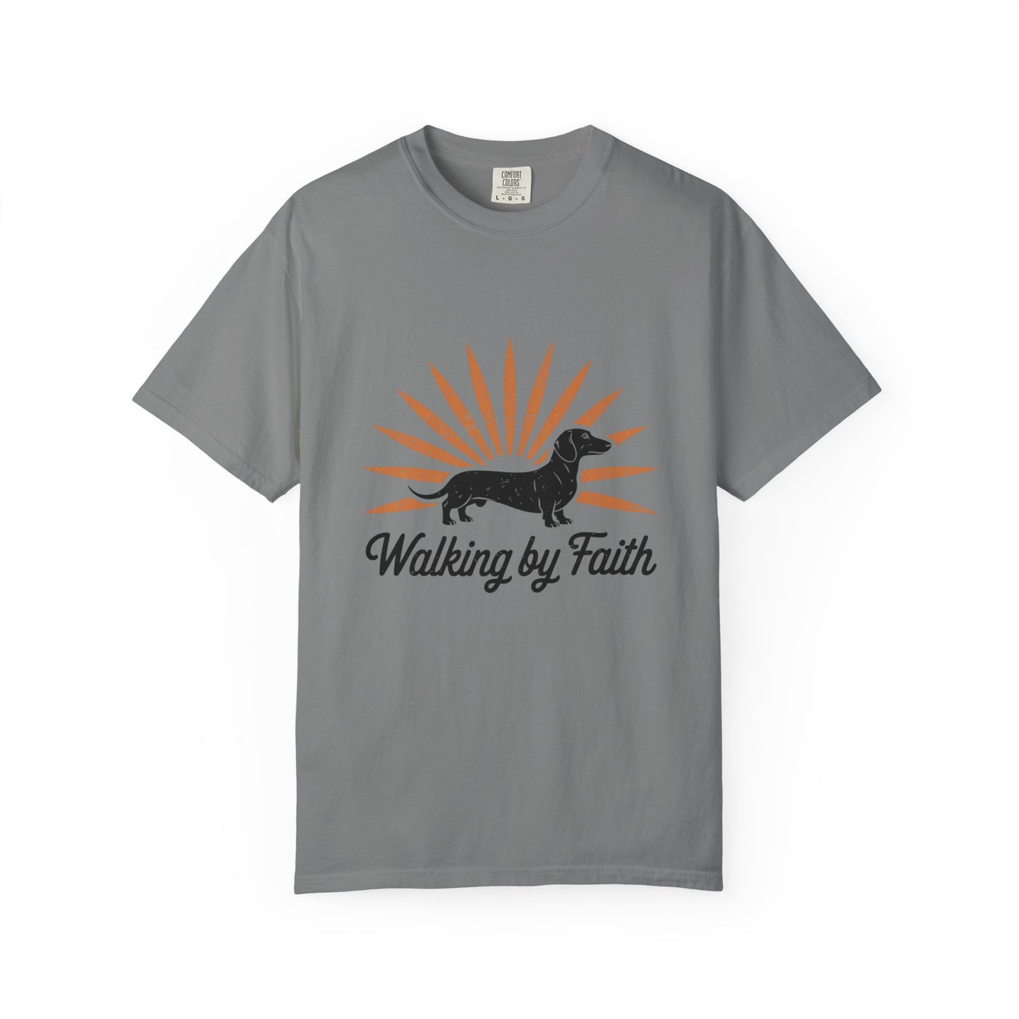 Dachshund Walking by Faith – Vintage Sunburst T-Shirt