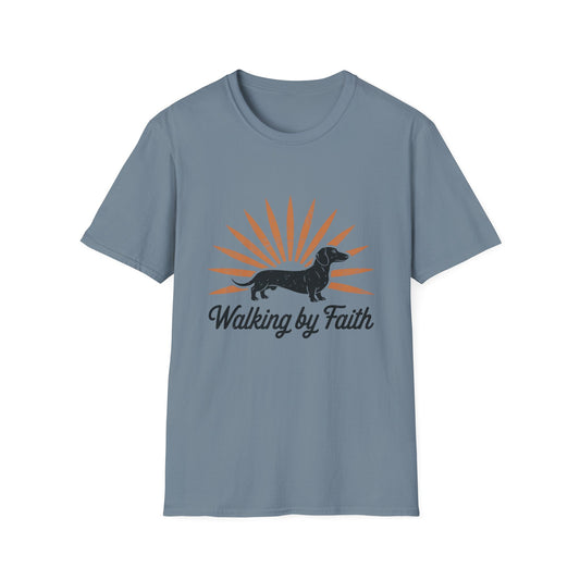 Dachshund Walking by Faith – Vintage Sunburst T-Shirt