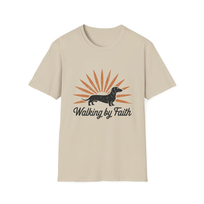 Dachshund Walking by Faith – Vintage Sunburst T-Shirt