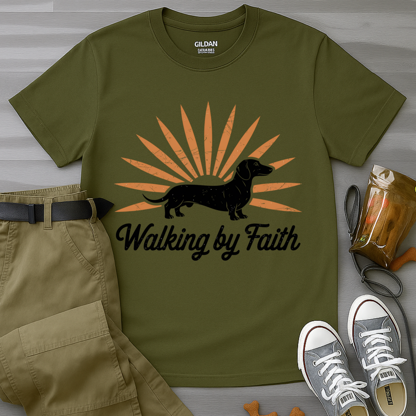 Dachshund Walking by Faith – Vintage Sunburst T-Shirt